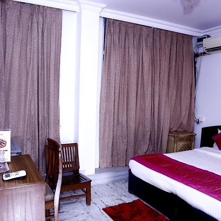 Batra Holiday Home - Couple Friendly Stays Delhi  Exteriör bild