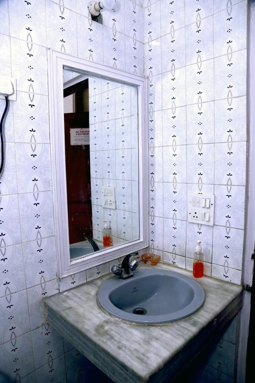 Batra Holiday Home - Couple Friendly Stays Delhi  Exteriör bild