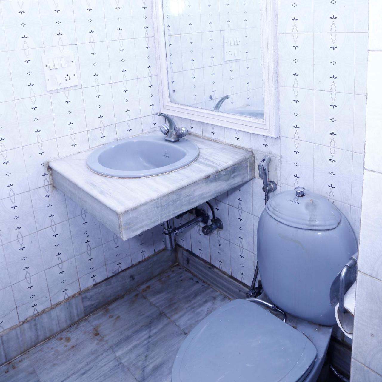 Batra Holiday Home - Couple Friendly Stays Delhi  Exteriör bild